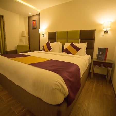 Hotel Ajantha Evergreen Vidzsajavádá Kültér fotó