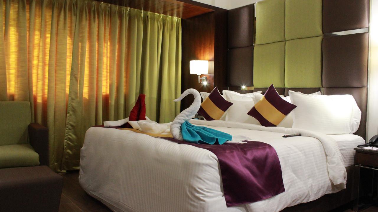 Hotel Ajantha Evergreen Vidzsajavádá Kültér fotó