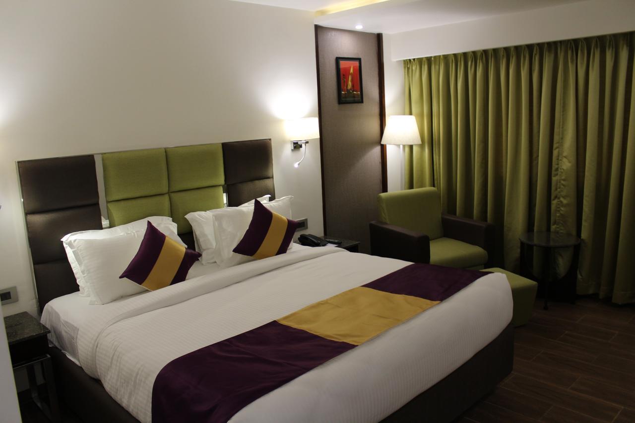 Hotel Ajantha Evergreen Vidzsajavádá Kültér fotó