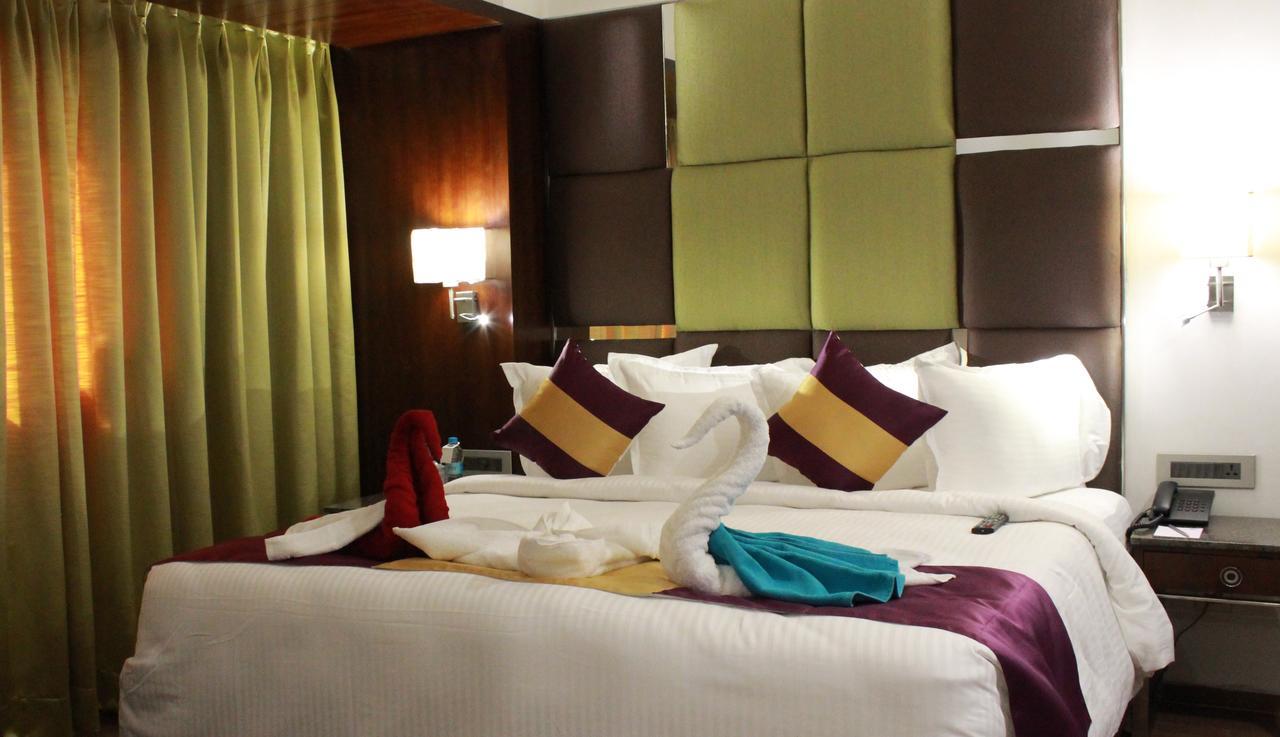 Hotel Ajantha Evergreen Vidzsajavádá Kültér fotó